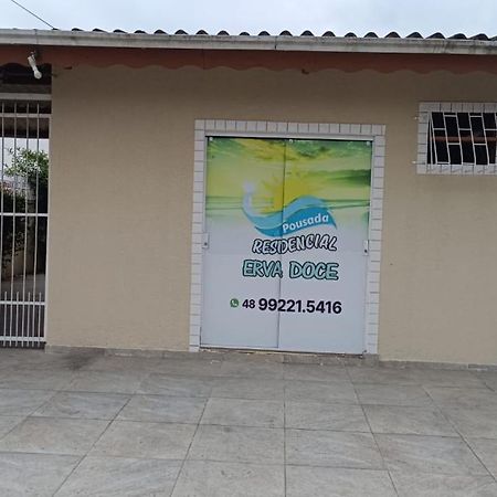 Residencial Erva Doce - 400M Da Praia De Canasvieiras フロリアノポリス エクステリア 写真